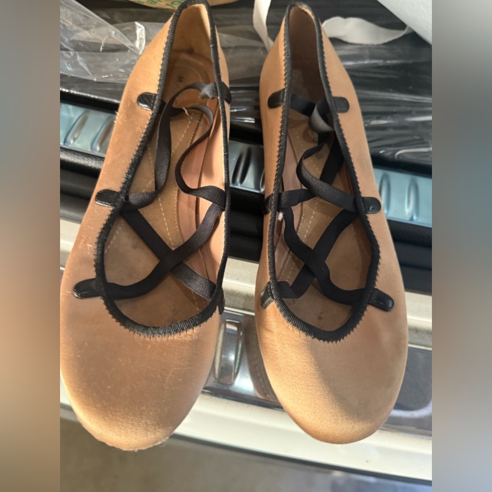 Chic MARC JACOBS ballet flats! The perfect outfit staple